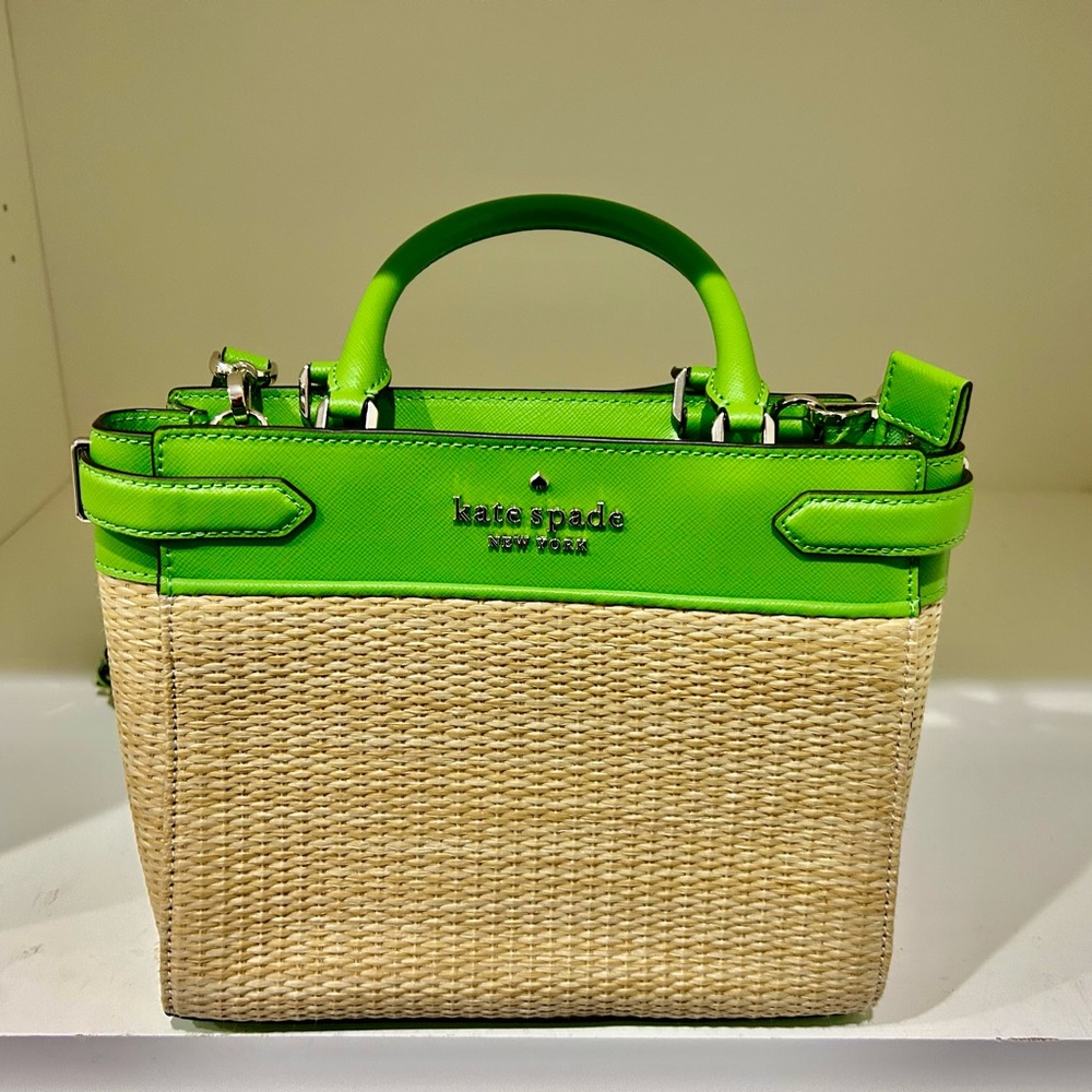 Sold!!! Do not buy!! Kate Spade Satchel.